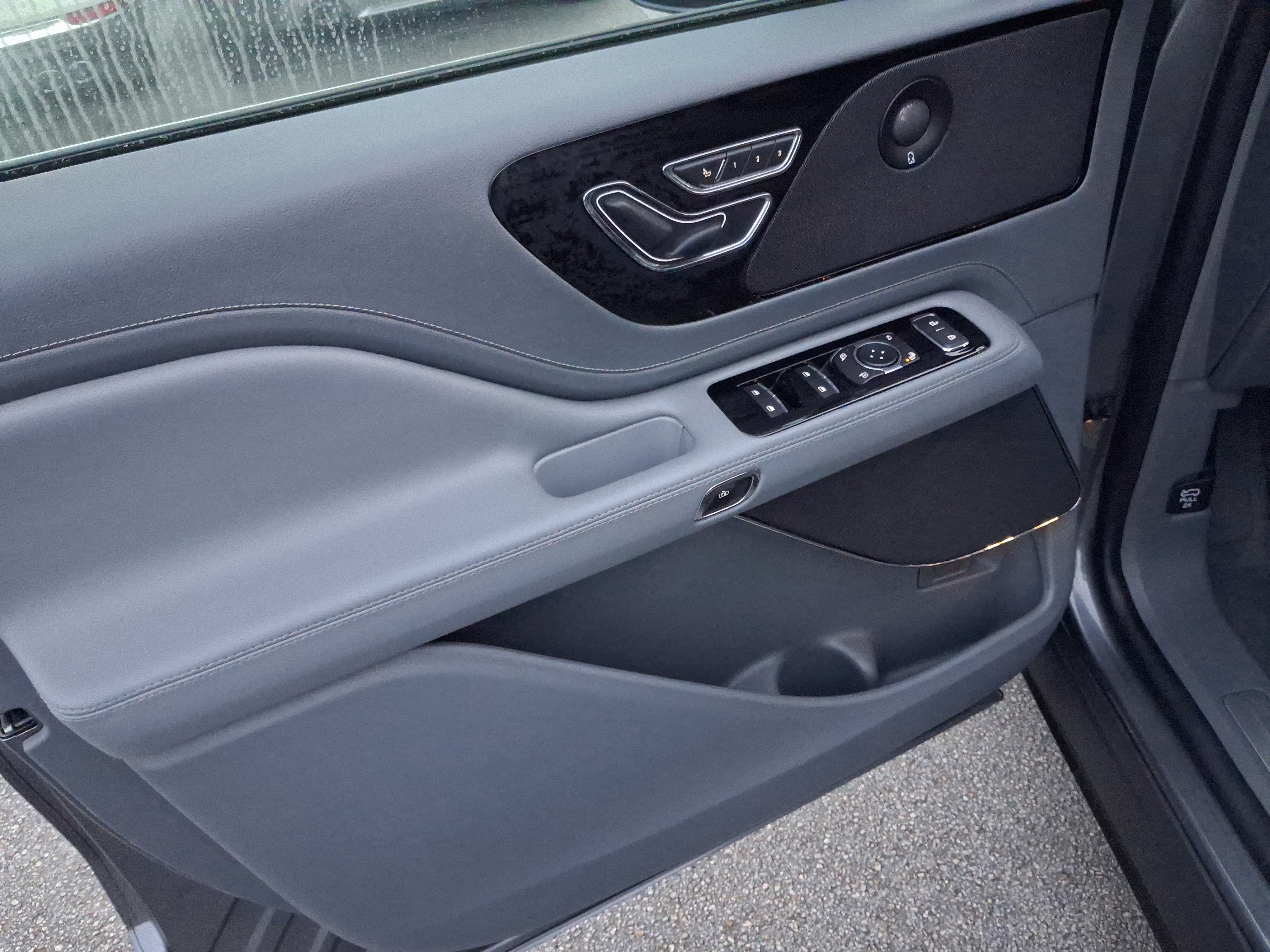 Used 2021 Lincoln Aviator Reserve RWD image 13