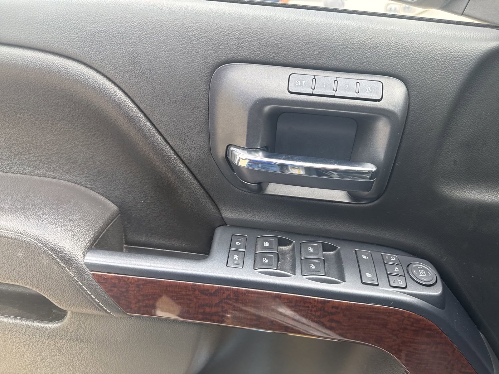 Used 2017 GMC Sierra 1500 SLT w/ Texas SLT Premium Package image 10