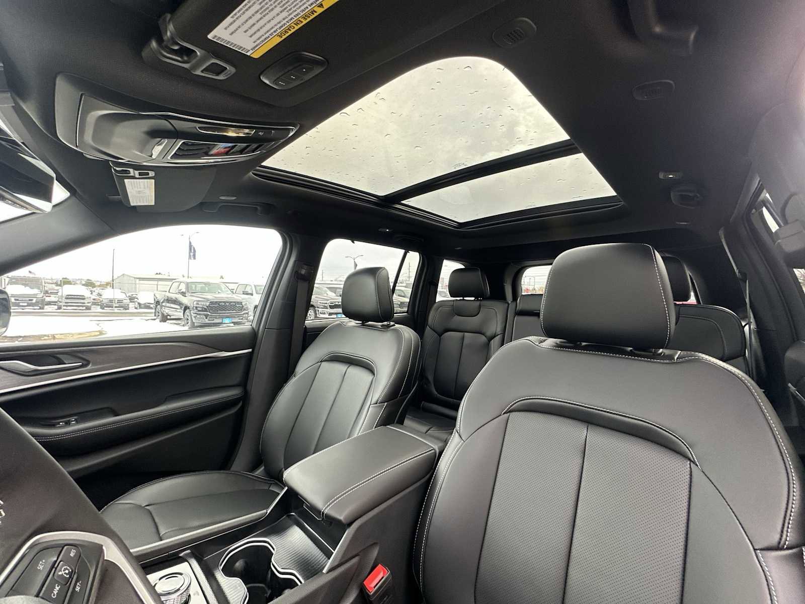 New 2025 Jeep Grand Cherokee Limited image 16