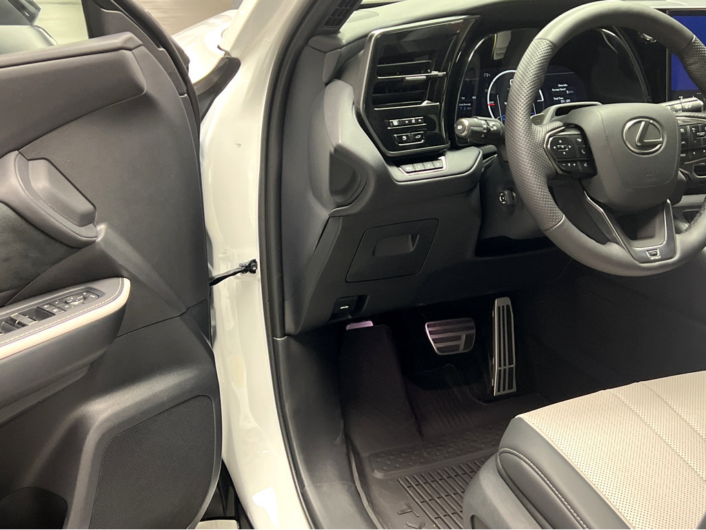 New 2026 Lexus TX 500h AWD w/ Technology Package image 41