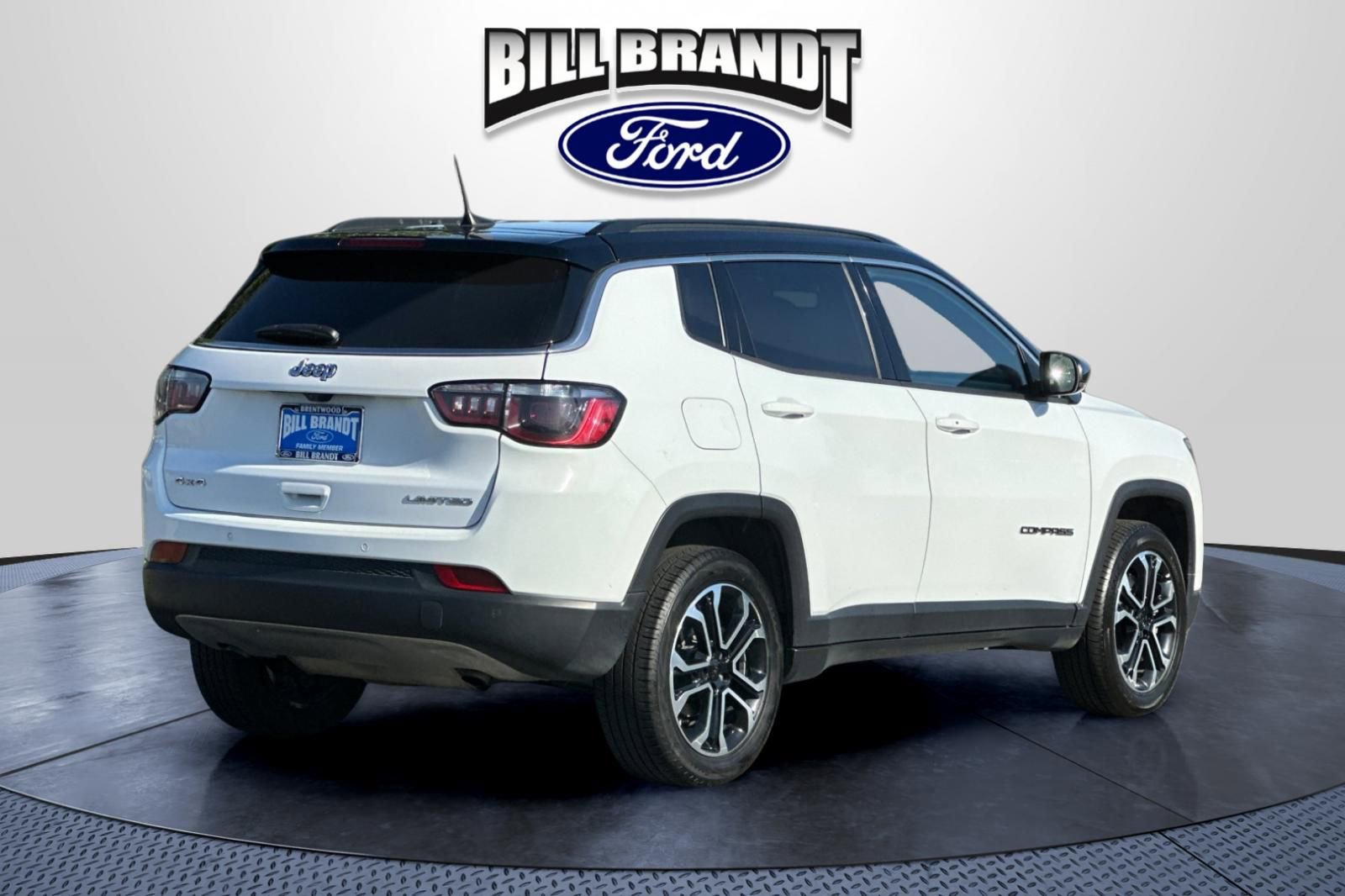 Used 2024 Jeep Compass Limited AWD/4WD image 3