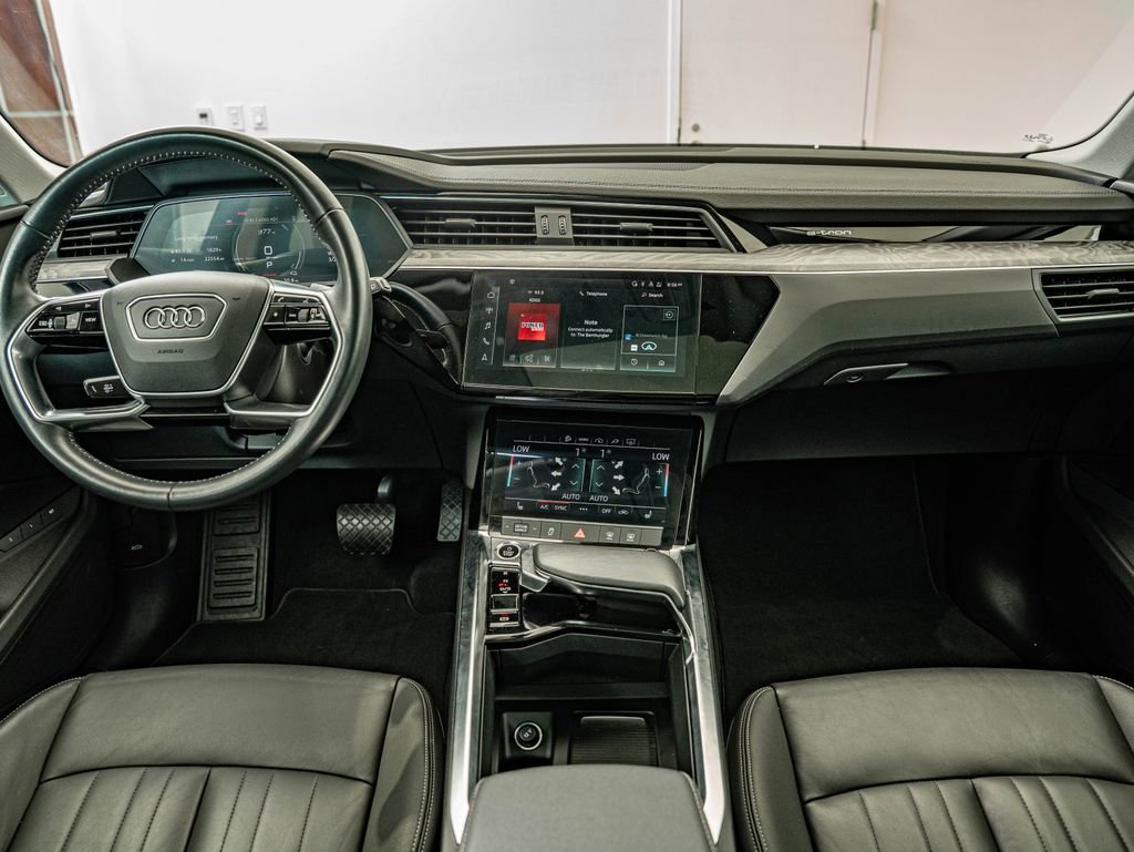Used 2021 Audi e-tron Premium w/ Convenience Plus Package AWD/4WD image 29