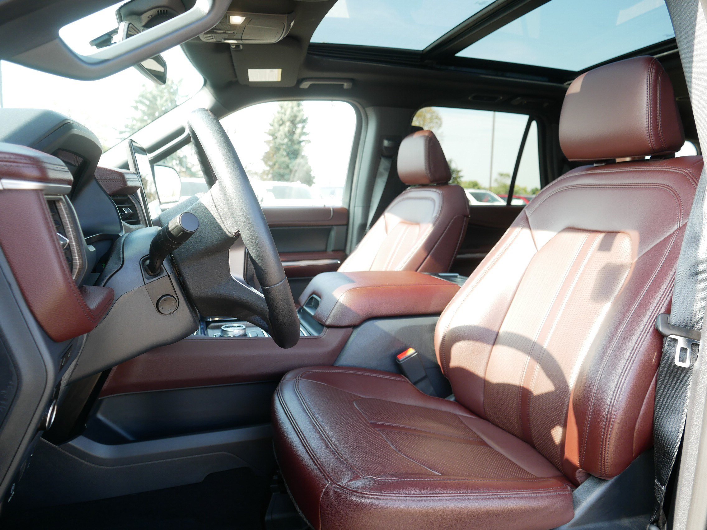 Used 2024 Ford Expedition Limited AWD/4WD image 33