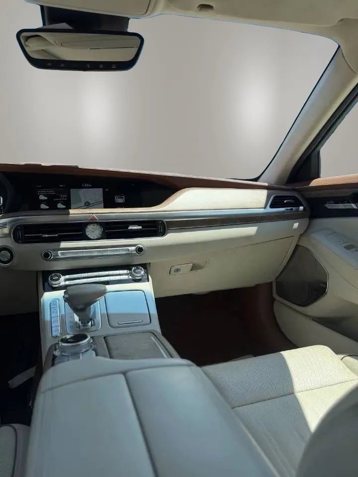 Used 2020 Genesis G90 5.0 Ultimate RWD image 17