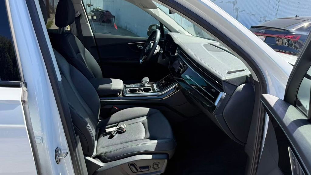 Used 2023 Audi Q7 3.0T Premium Plus image 2