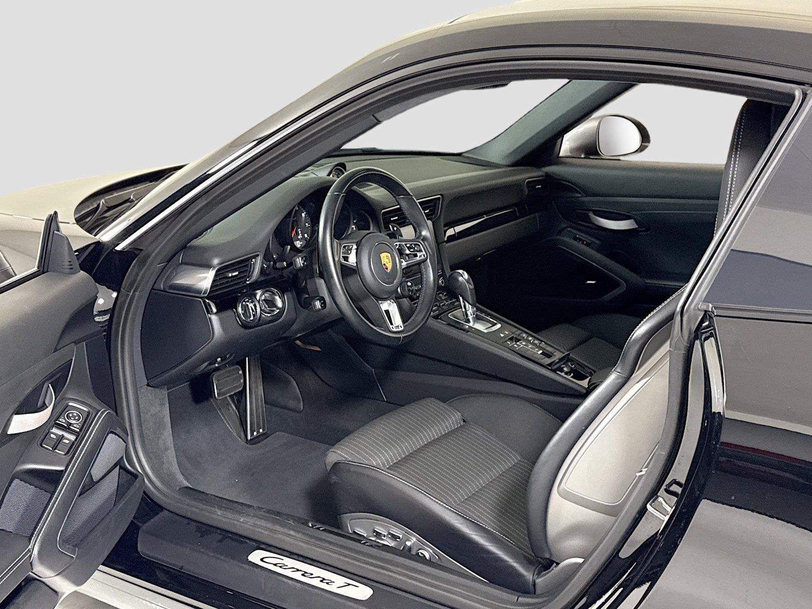 Used 2019 Porsche 911 Carrera T w/ Carrera T Interior Package RWD image 11