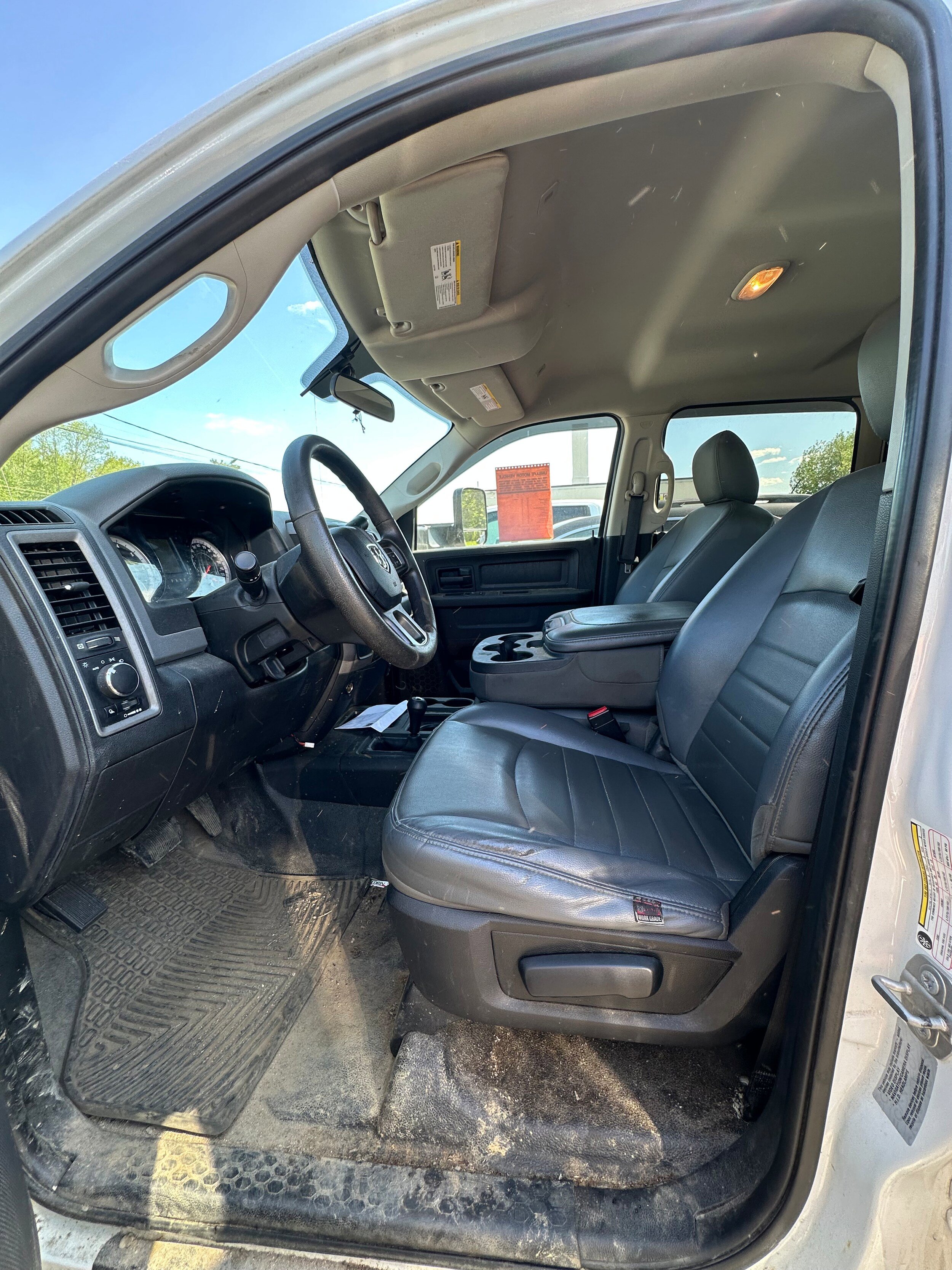 Used 2017 RAM 2500 Tradesman w/ Chrome Appearance Group AWD/4WD image 3