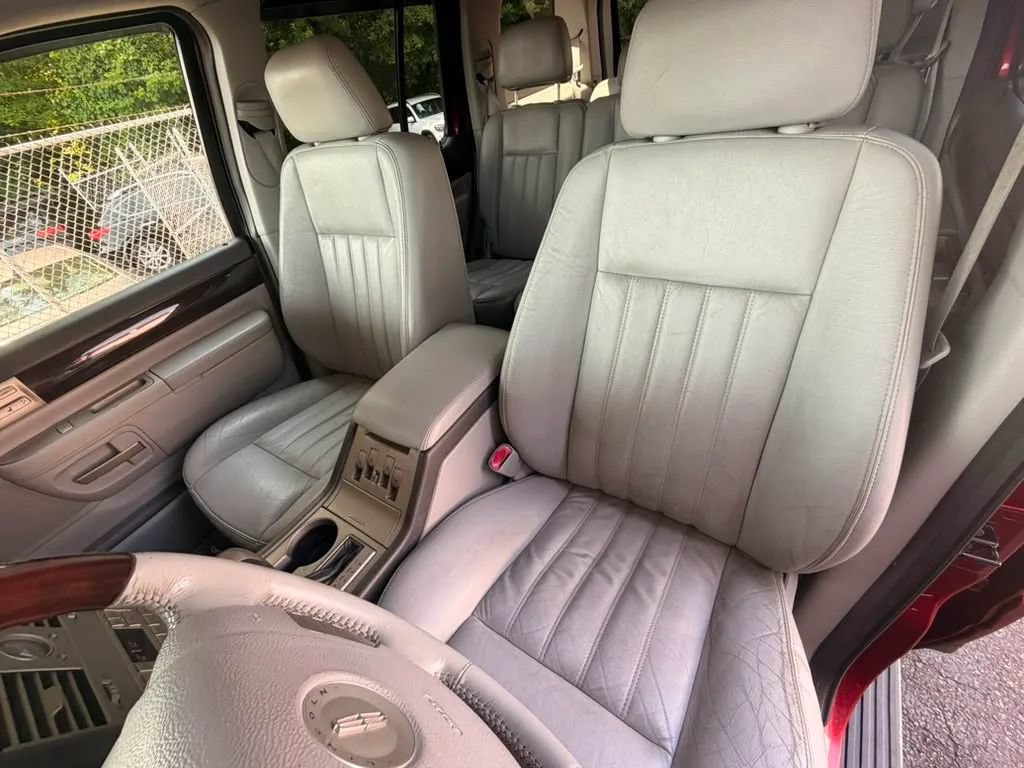 Used 2004 Lincoln Aviator Luxury AWD/4WD image 11