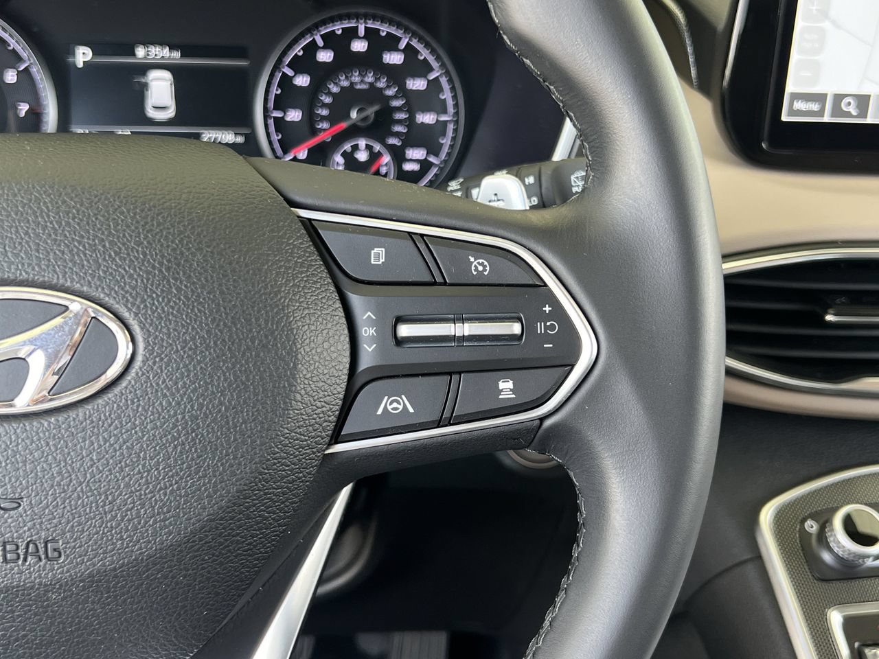 Used 2023 Hyundai Santa Fe SEL w/ Winter Weather Package FWD image 10
