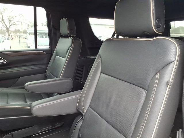 Used 2023 Chevrolet Suburban Premier RWD image 16