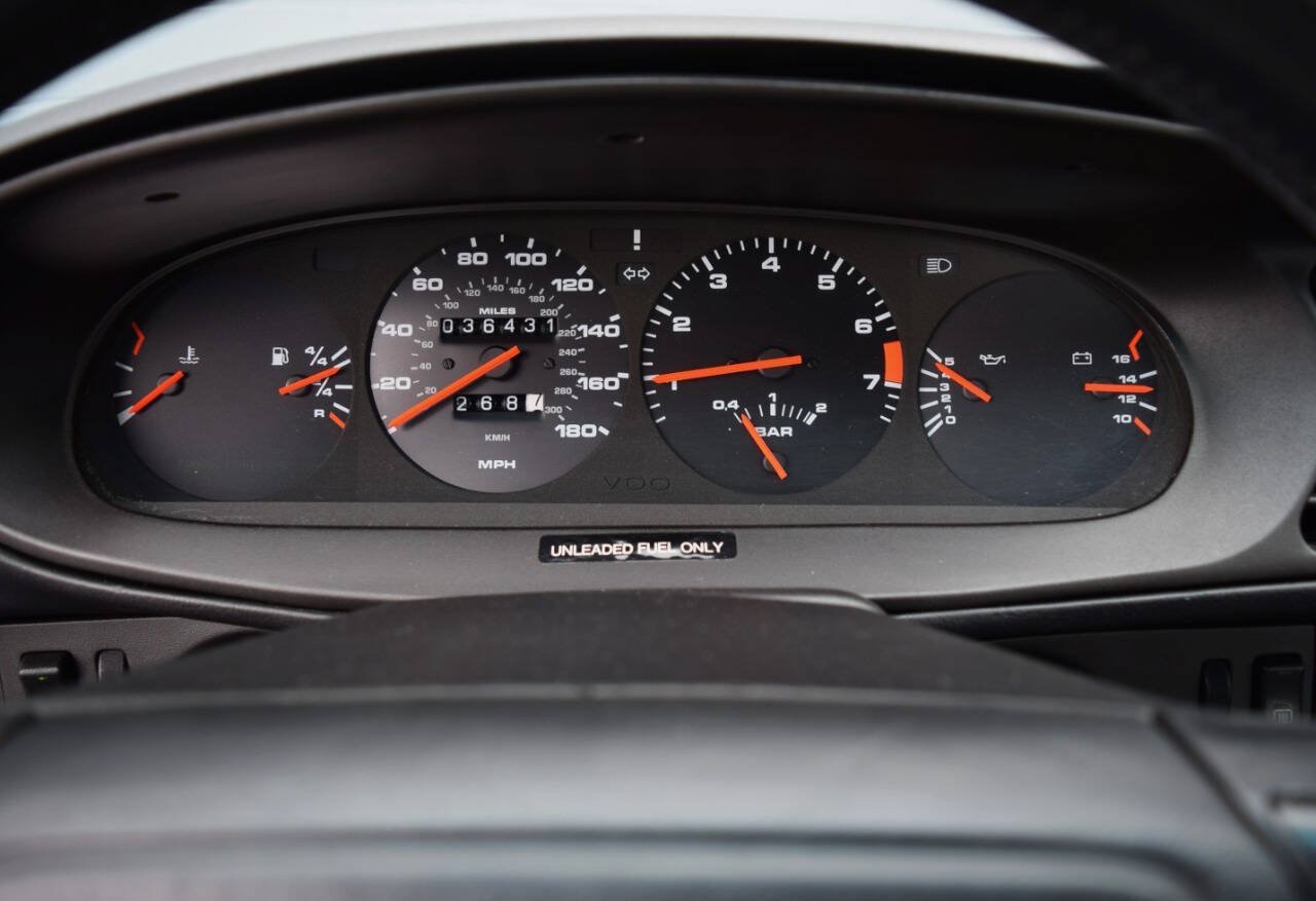 Used 1988 Porsche 944 Turbo Coupe RWD image 4