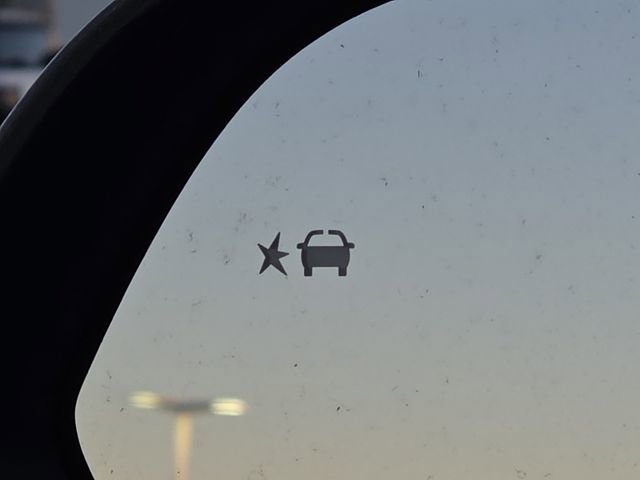 New 2025 Chevrolet Equinox EV RS w/ Convenience Package II image 9