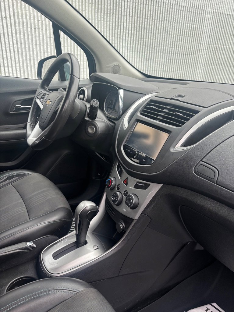 Used 2016 Chevrolet Trax LT w/ LT Convenience Package image 15