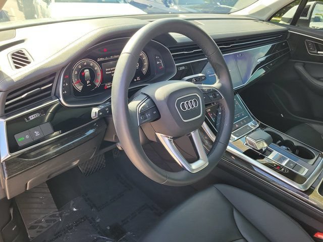Used 2023 Audi Q7 3.0T Premium Plus w/ Premium Plus Package AWD/4WD image 17