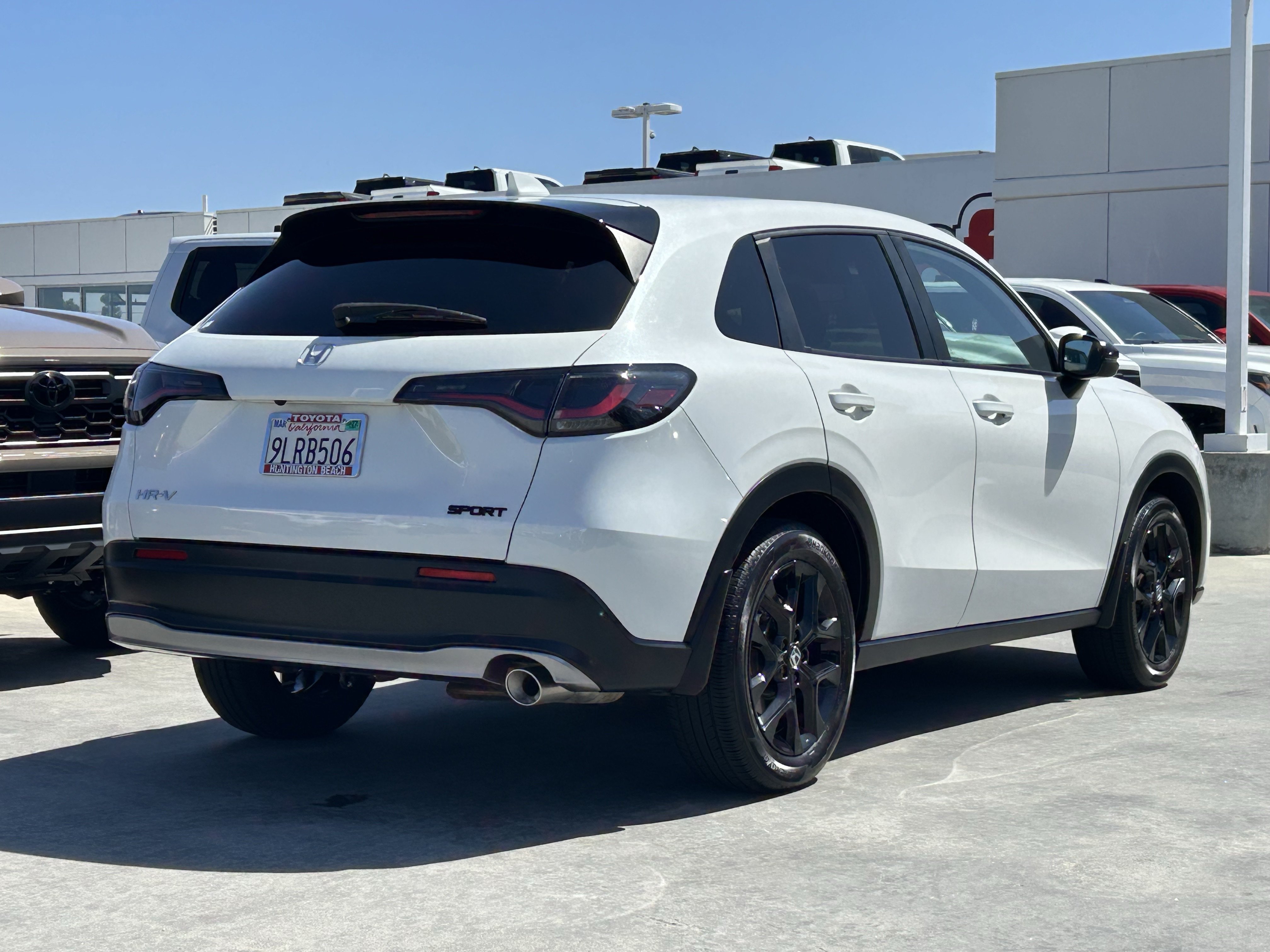 Used 2024 Honda HR-V Sport image 3