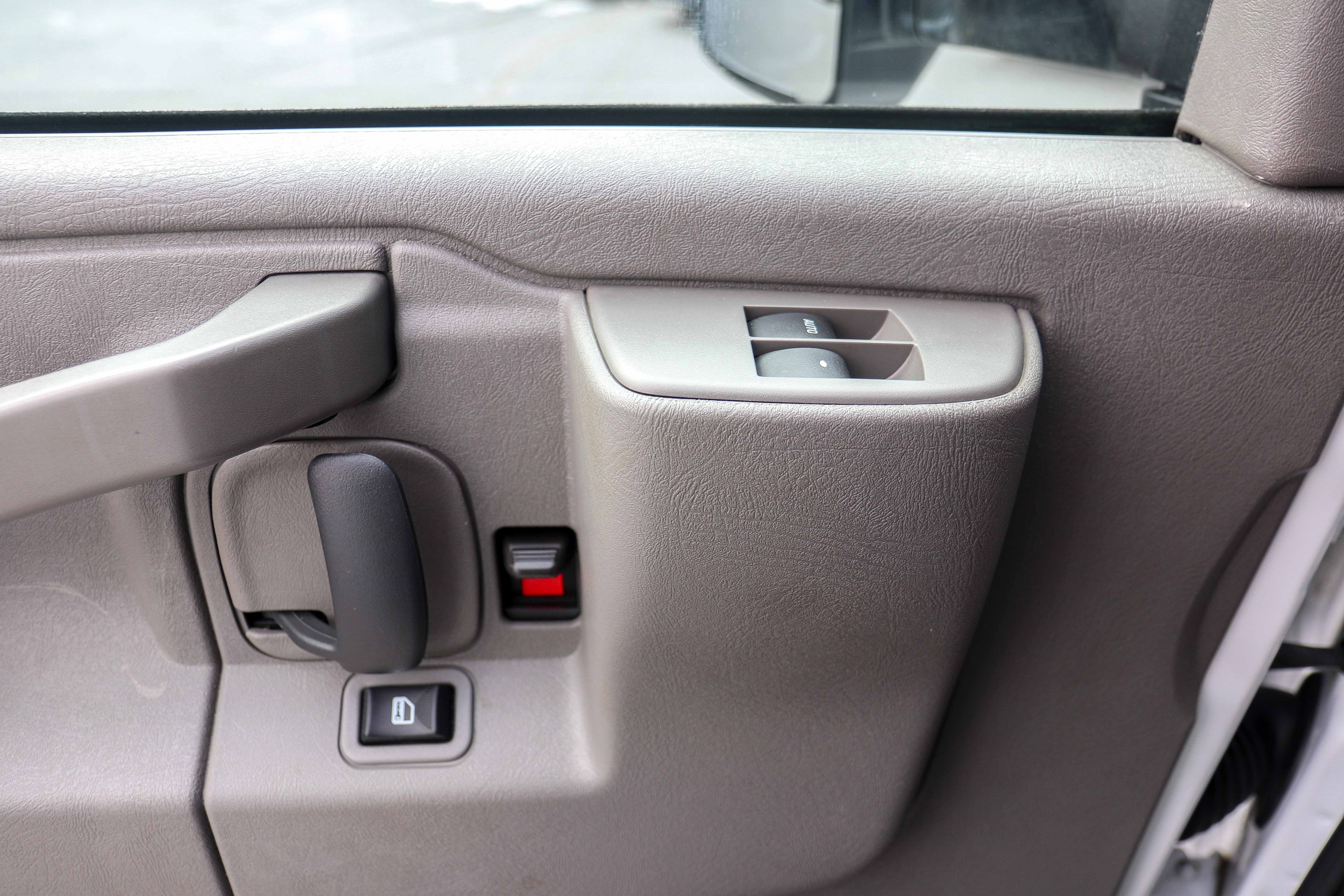 Used 2024 Chevrolet Express 3500 w/ Power Convenience Package RWD image 19