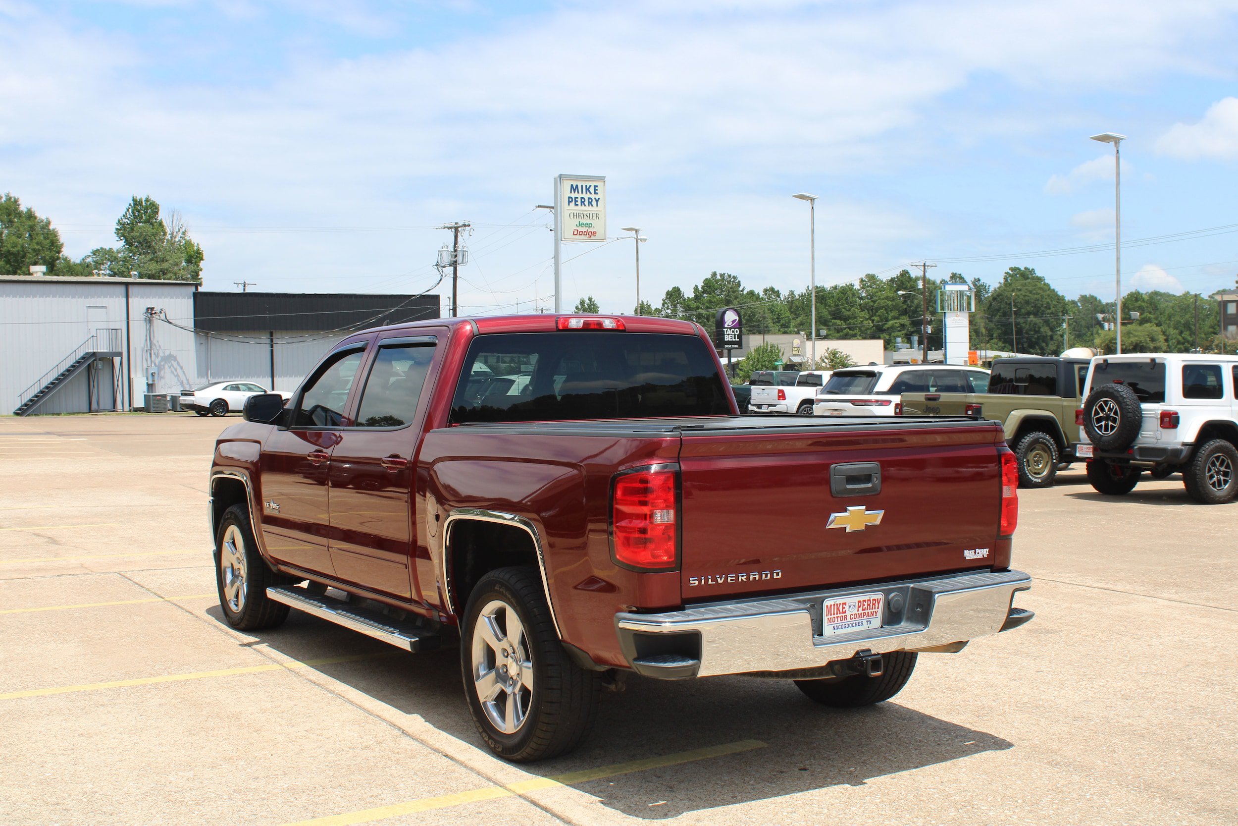 Used 2017 Chevrolet Silverado 1500 LT w/ Texas Edition RWD image 9