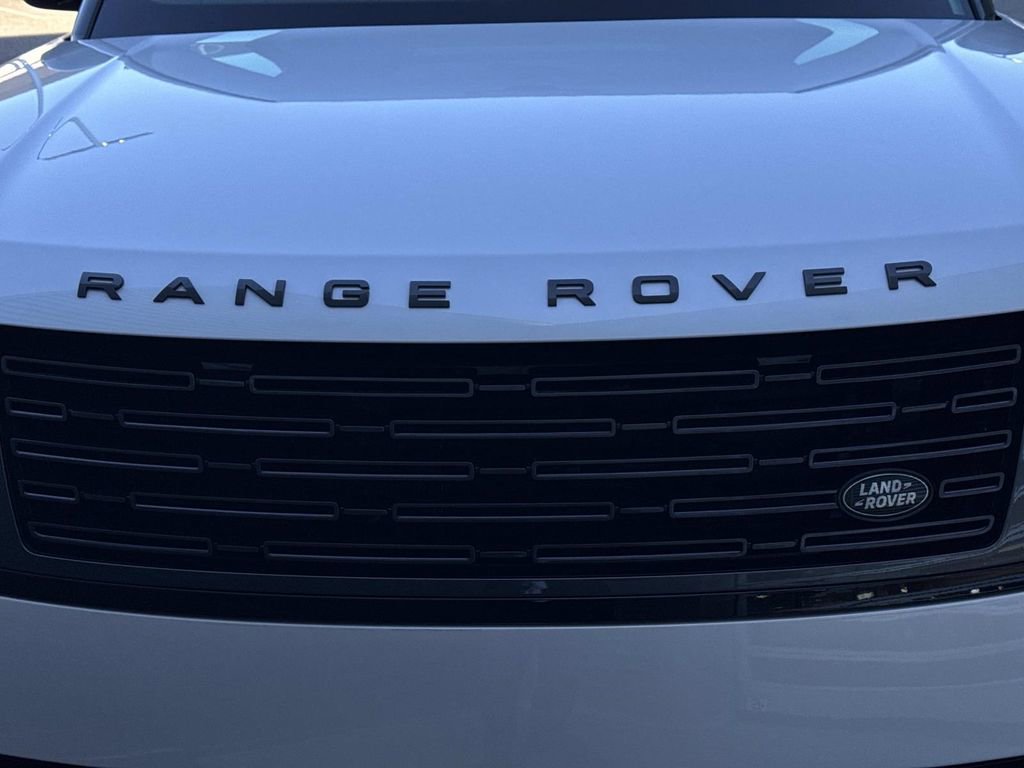Certified 2024 Land Rover Range Rover Long Wheelbase Autobiography AWD/4WD image 11