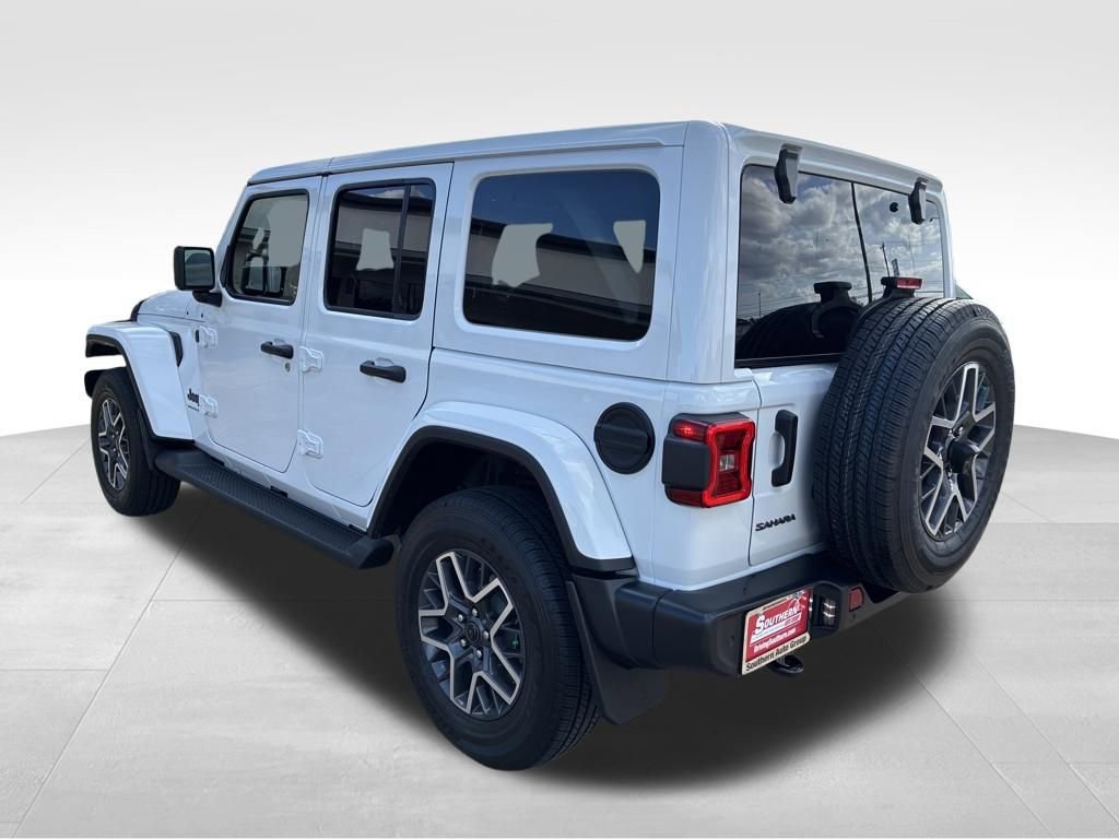 Used 2026 Jeep Wrangler Sahara image 3