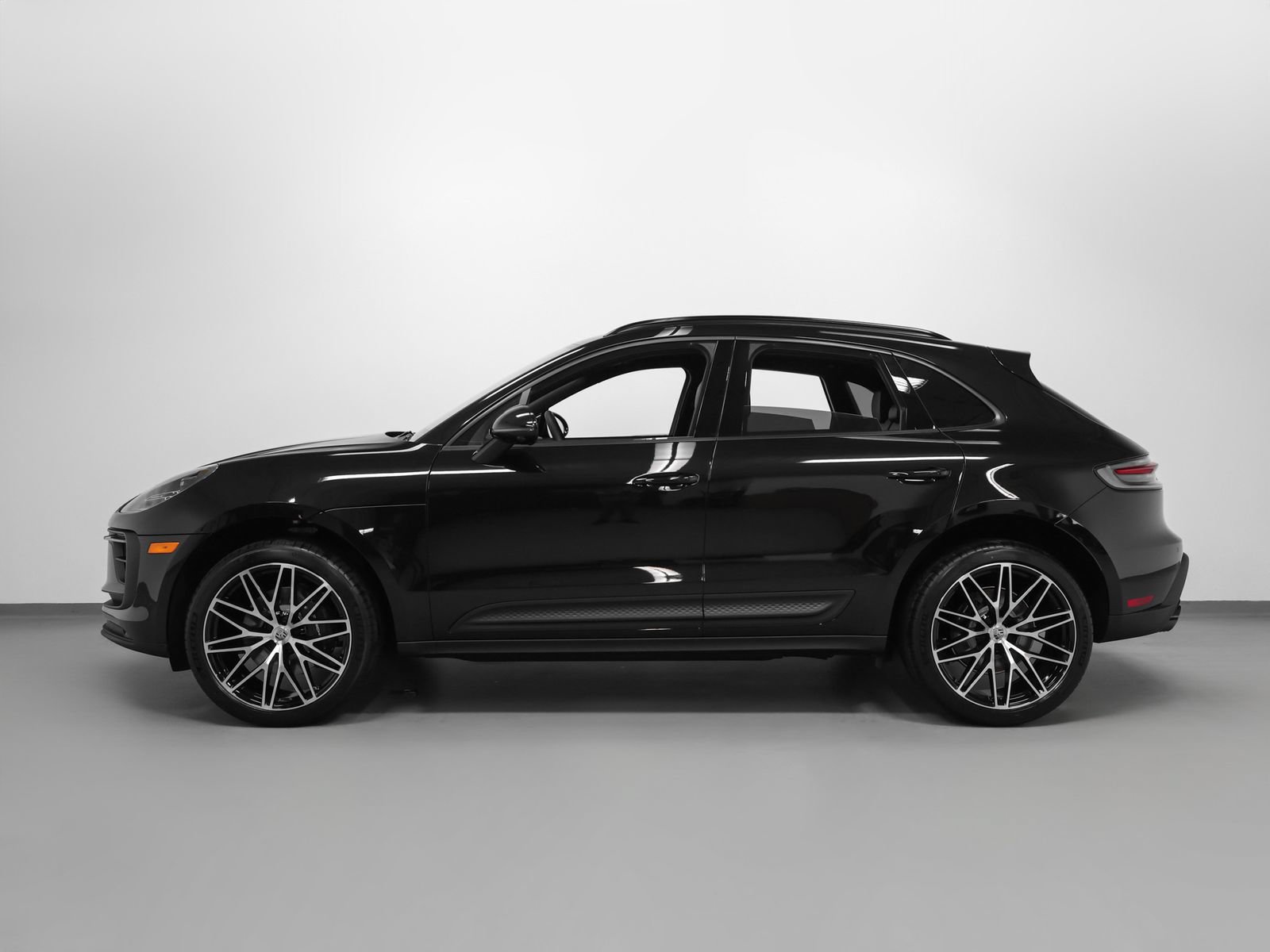 New 2026 Porsche Macan AWD/4WD image 2
