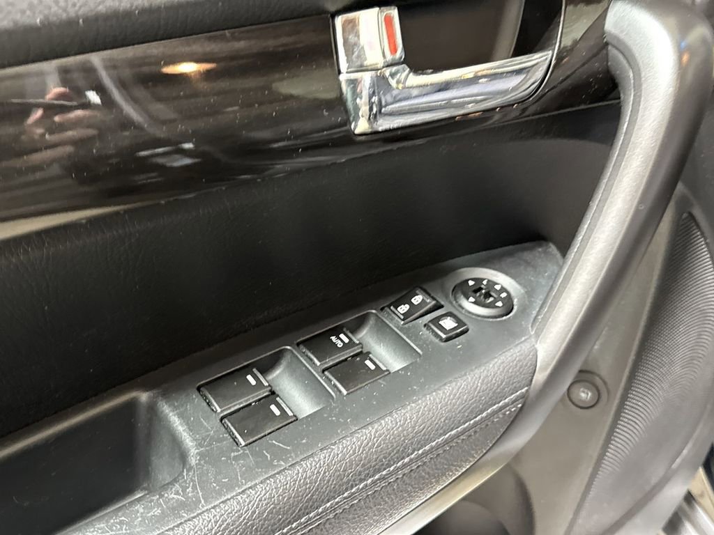 Used 2012 Kia Sorento FWD image 19