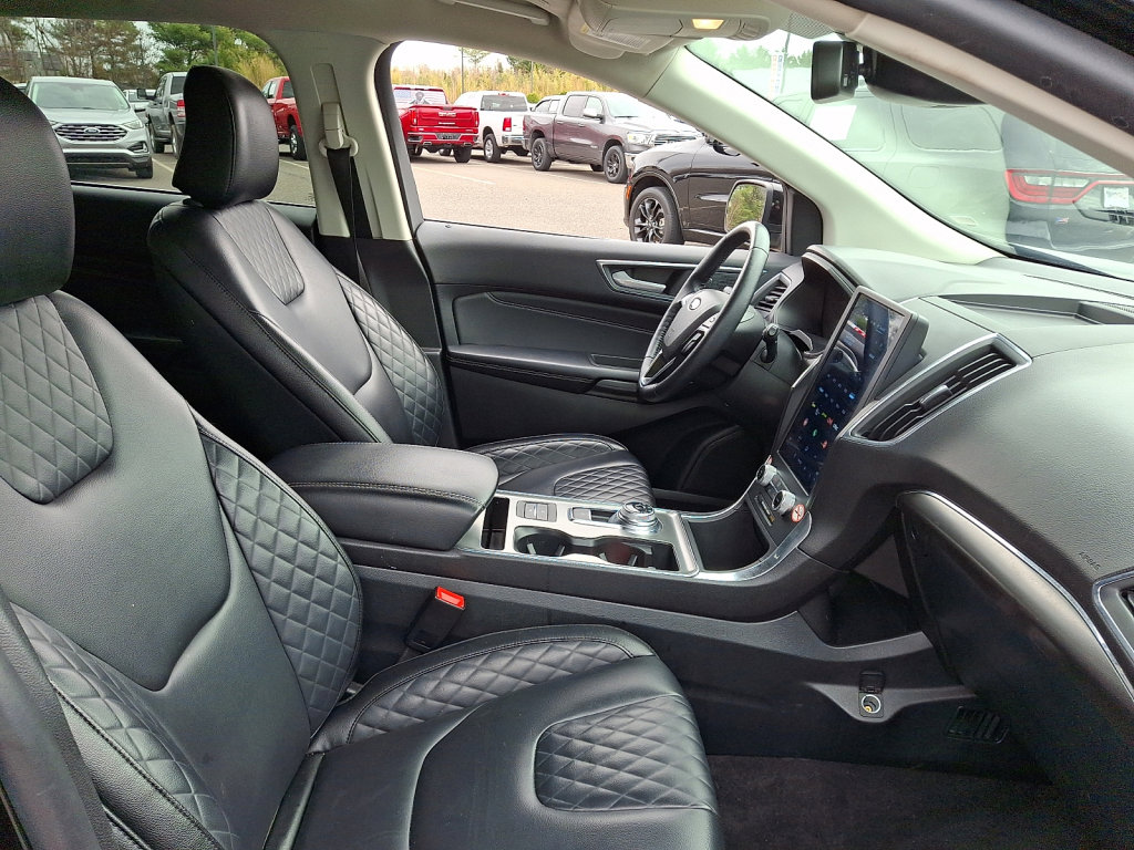 Used 2024 Ford Edge Titanium image 12