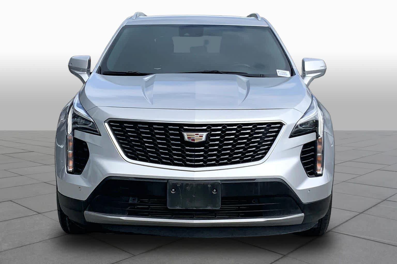 Used 2022 Cadillac XT4 Premium Luxury w/ Safety Alert Package AWD/4WD image 3