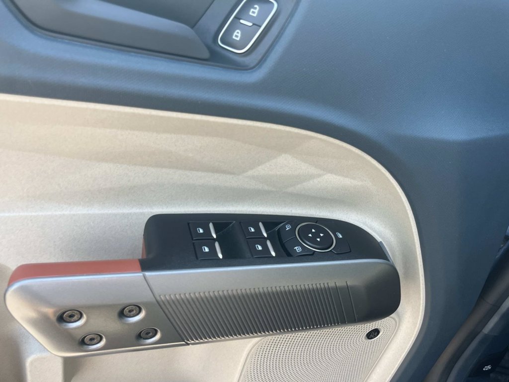 Used 2025 Ford Maverick Lariat w/ 4K Tow Package AWD/4WD image 32