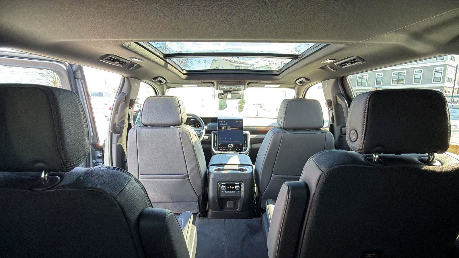 New 2025 GMC Yukon XL Denali w/ Sun & Power Step Package image 33