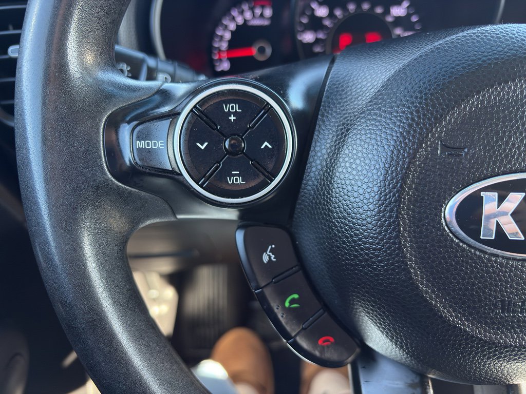 Used 2015 Kia Soul + FWD image 17