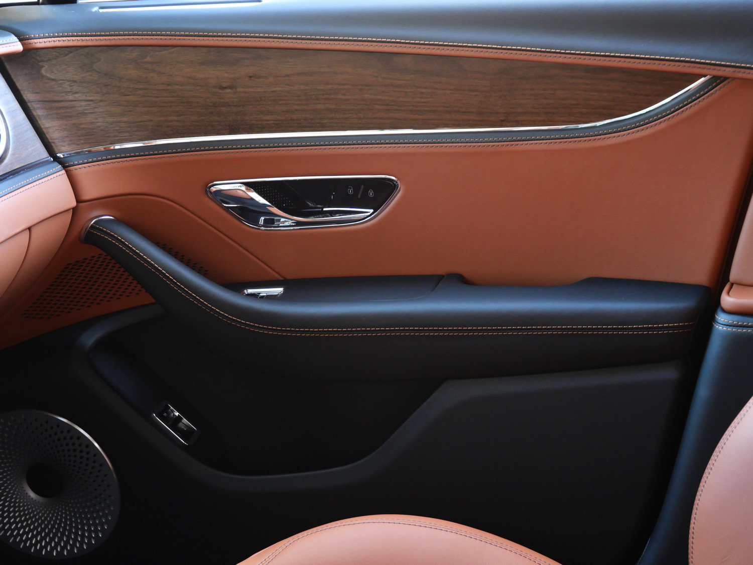 New 2026 Bentley Flying Spur V8 AWD/4WD image 16