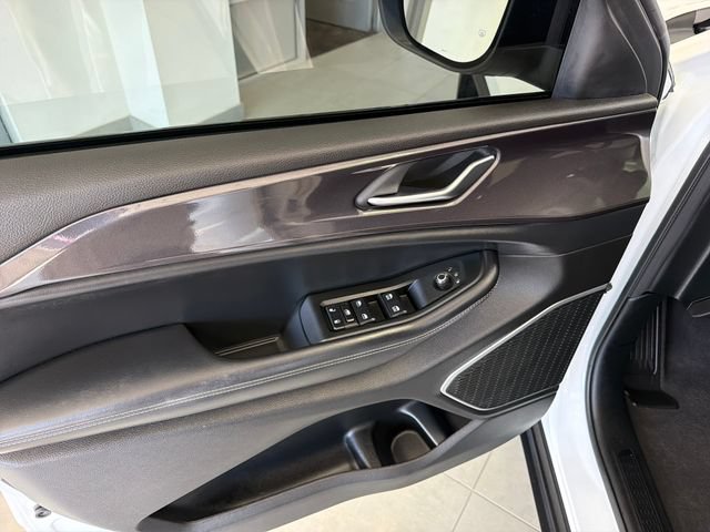 Used 2021 Jeep Grand Cherokee L Laredo w/ Luxury Tech Group I RWD image 13