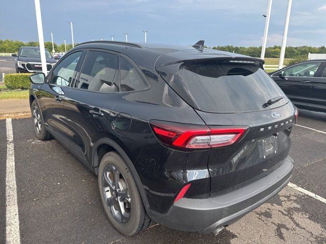 Used 2025 Ford Escape ST-Line image 3