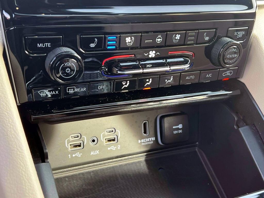 Used 2023 Jeep Grand Cherokee 4WD 4xe w/ Luxury Tech Group II image 27