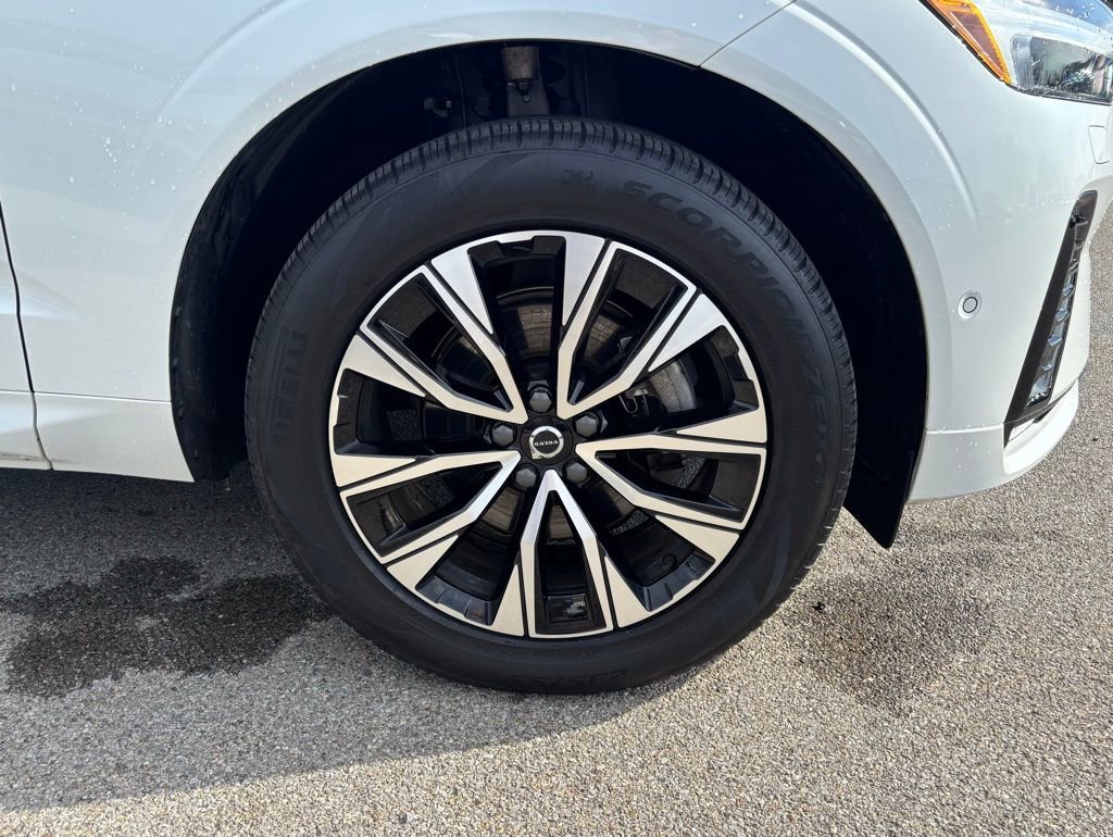 Used 2023 Volvo XC60 B5 Plus w/ Climate Package AWD/4WD image 32