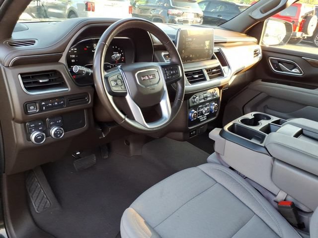 Certified 2022 GMC Yukon XL SLE w/ Gmc Pro Safety Plus Package AWD/4WD image 3