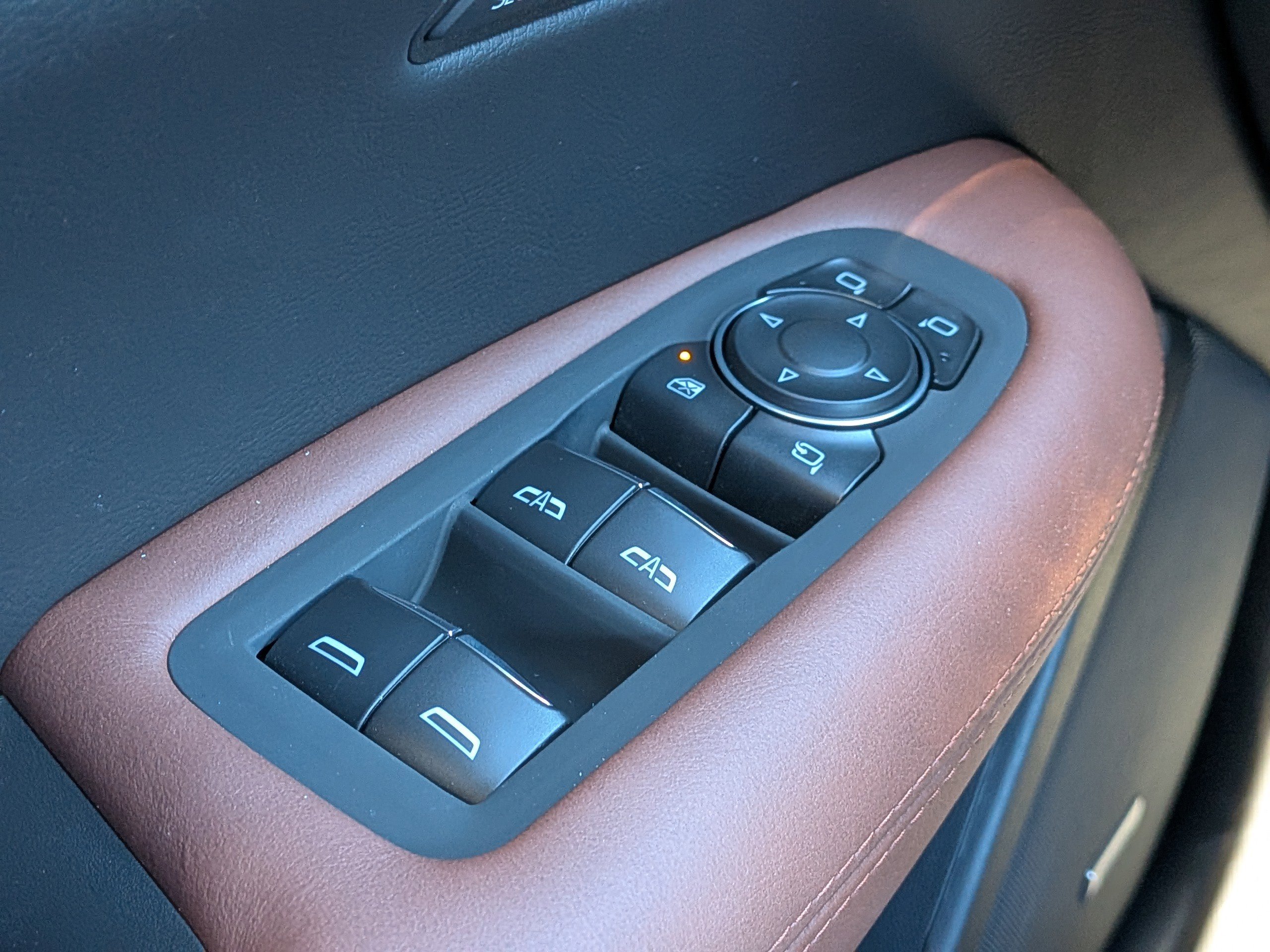 New 2025 Cadillac XT5 Sportv w/ LPO, Blue Accent Package AWD/4WD image 15