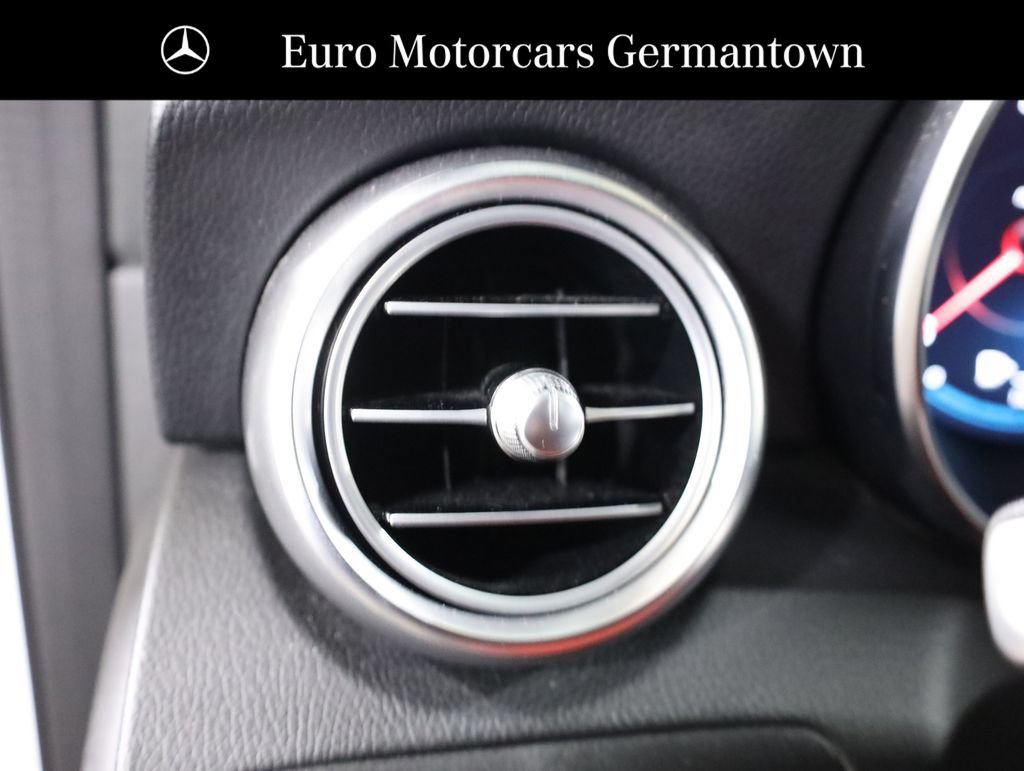 Used 2021 Mercedes-Benz GLC 300 4MATIC Coupe image 10