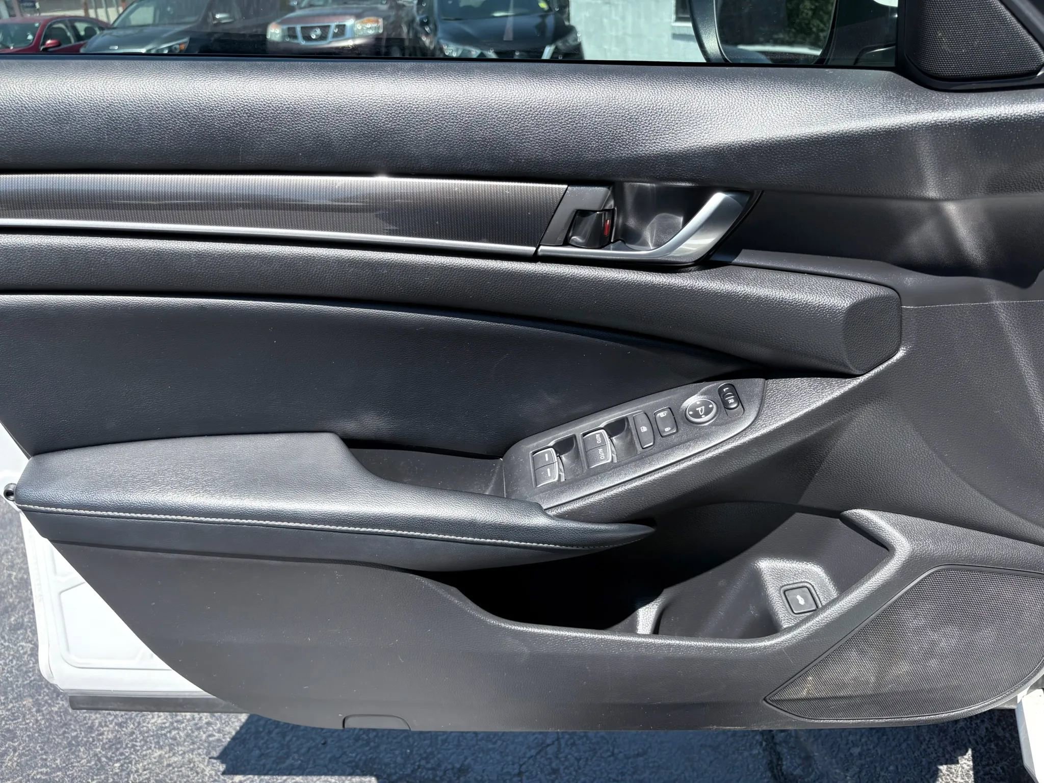 Used 2018 Honda Accord Sport image 10