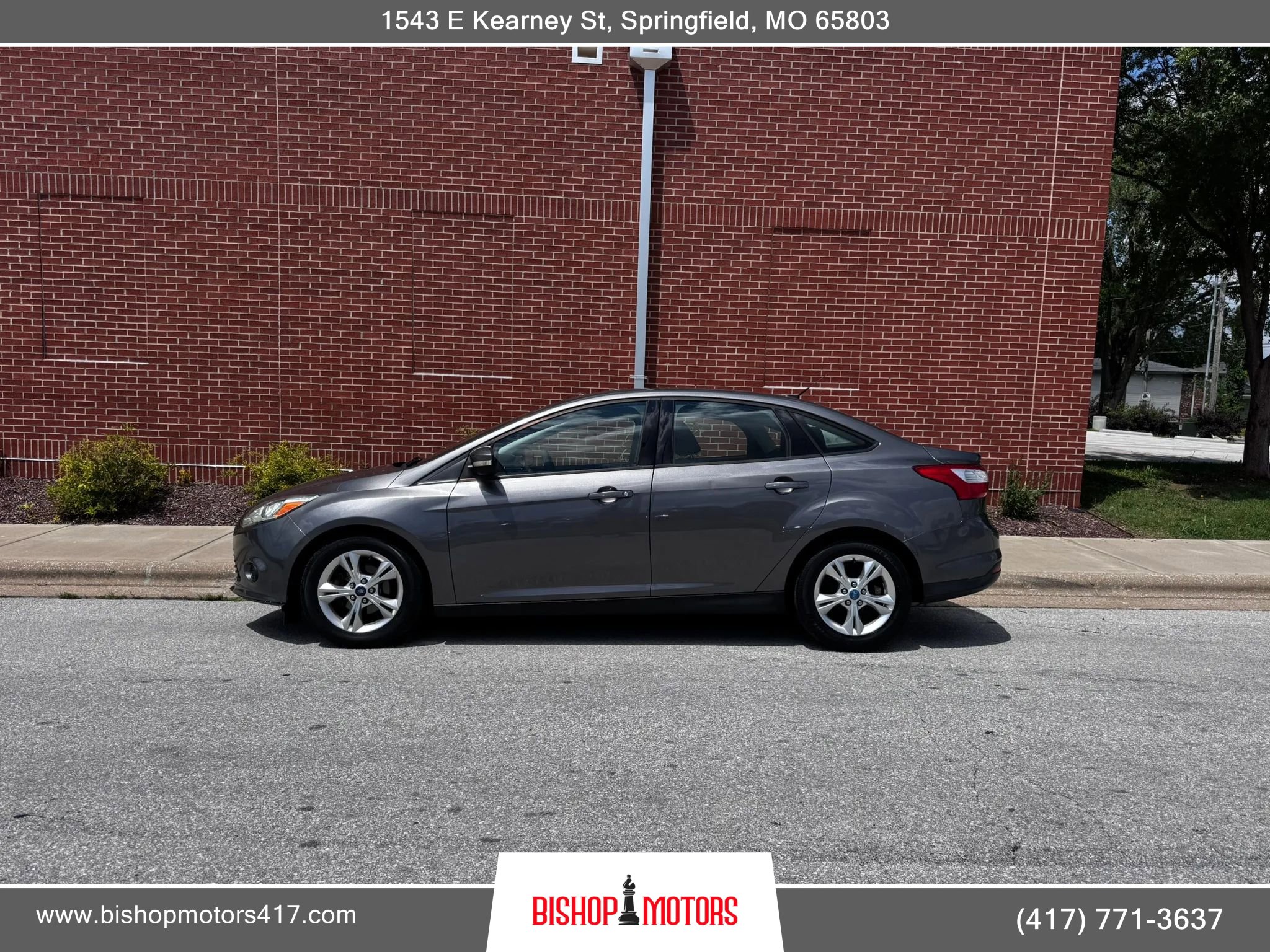 Used 2013 Ford Focus SE FWD image 2