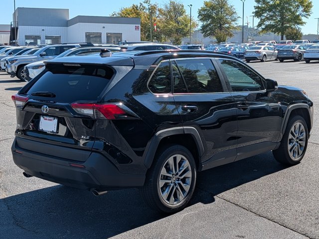 Used 2022 Toyota RAV4 XLE Premium FWD image 7
