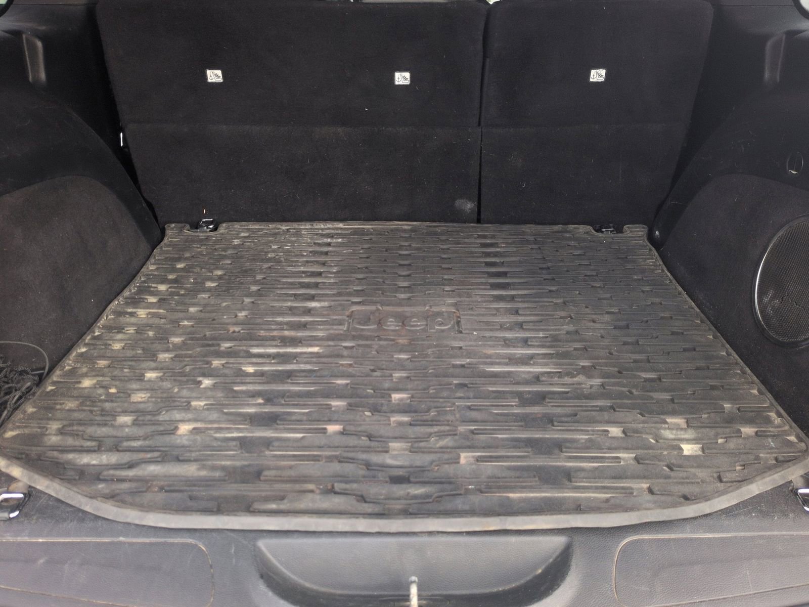 Used 2015 Jeep Grand Cherokee Altitude image 41
