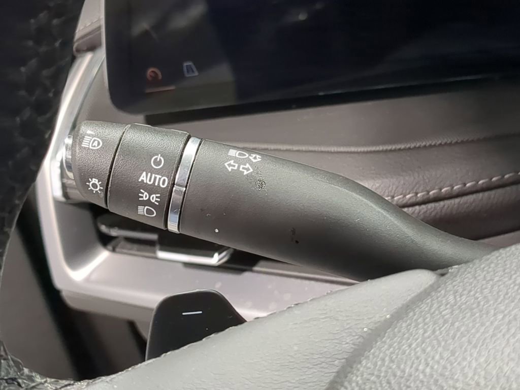 Used 2024 Cadillac XT4 Luxury w/ Cold Weather Package image 39