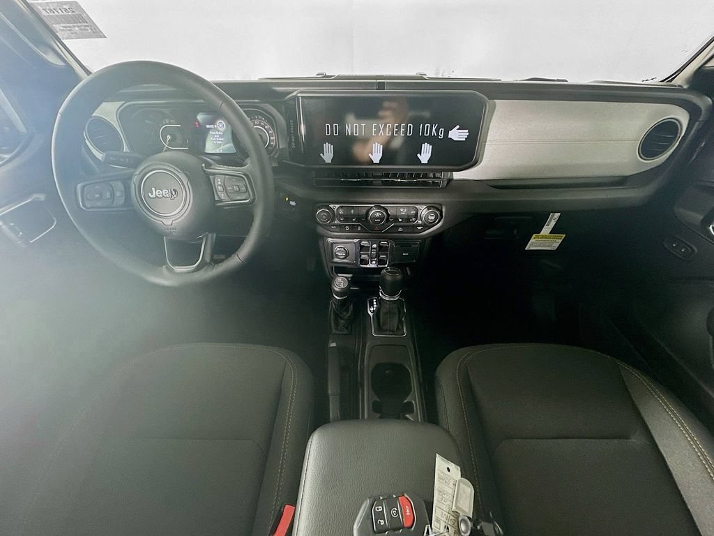 New 2025 Jeep Gladiator Sport AWD/4WD image 9