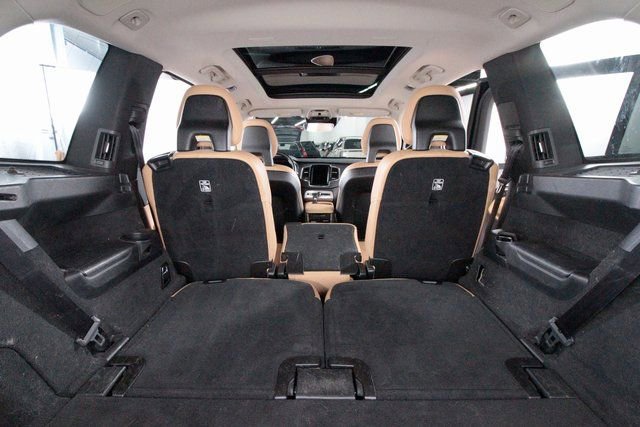 Used 2016 Volvo XC90 T6 Momentum image 30