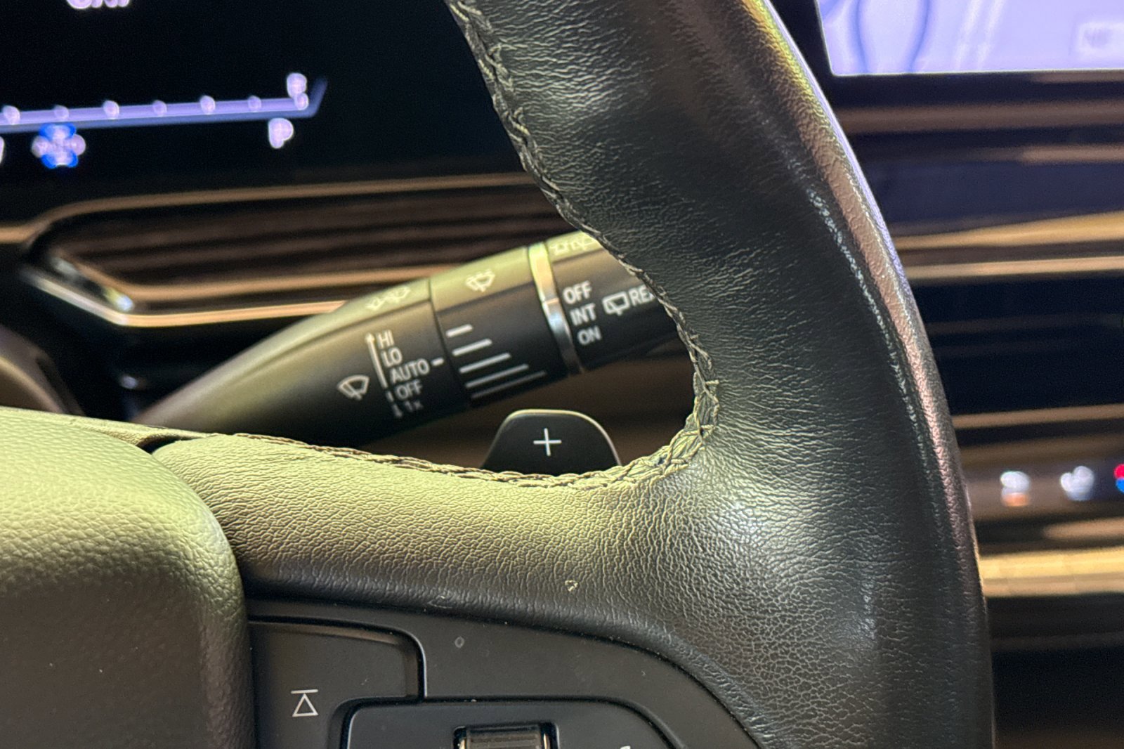 Used 2023 Cadillac Escalade ESV Sport w/ Touring Package AWD/4WD image 35