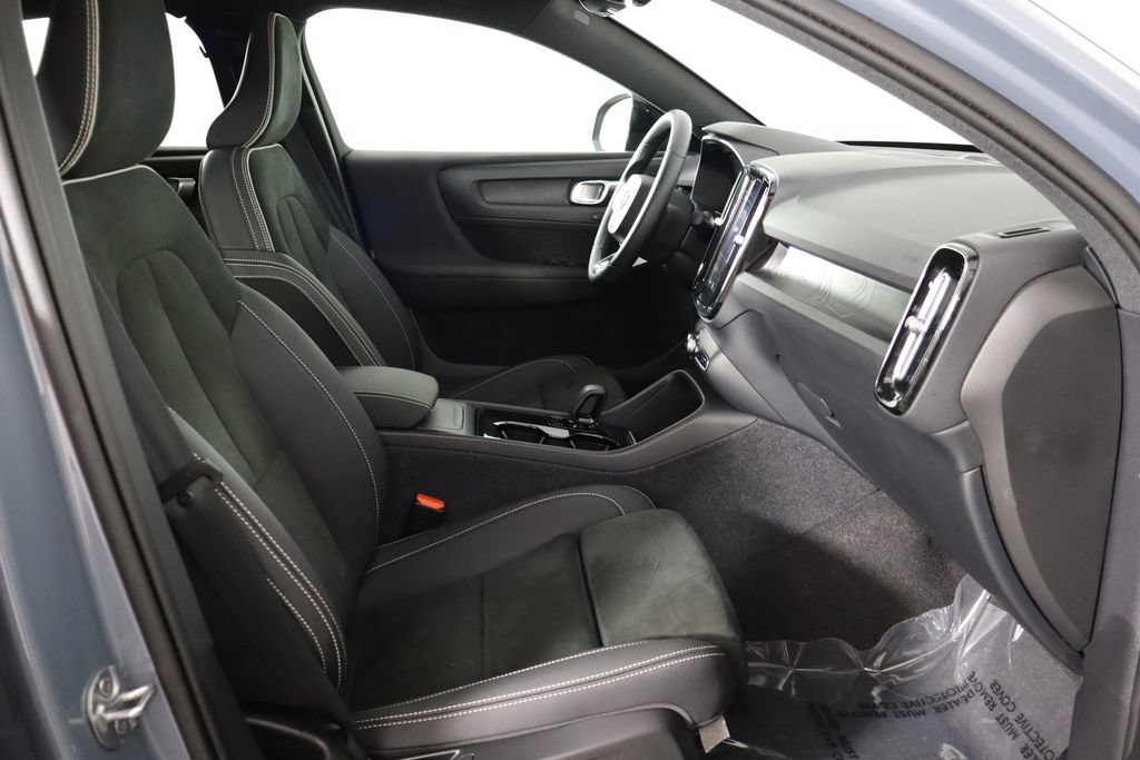 Used 2023 Volvo C40 P8 Recharge Ultimate AWD/4WD image 17