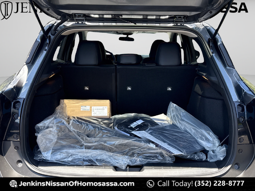 New 2026 Nissan Kicks SR AWD/4WD image 17