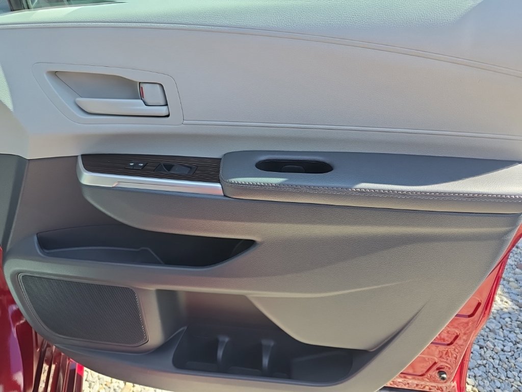 Certified 2024 Toyota Sienna LE AWD/4WD image 18