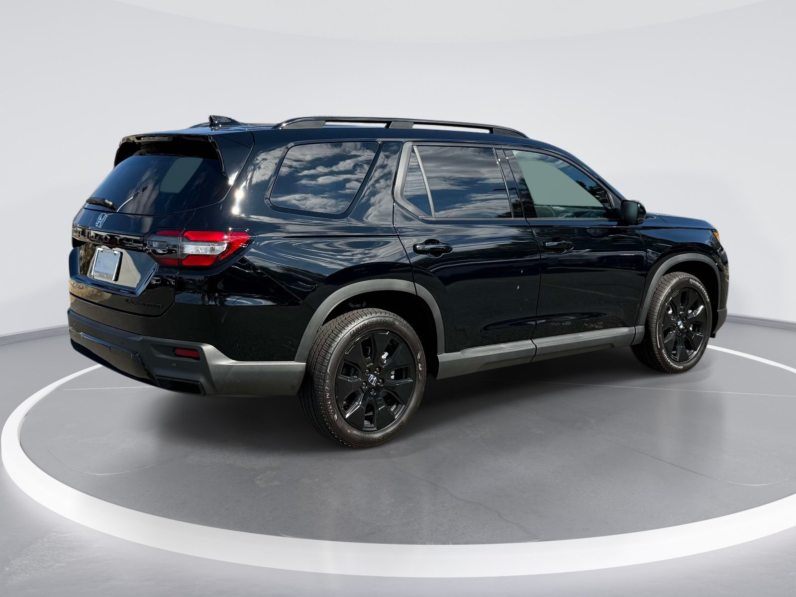 New 2026 Honda Pilot Black Edition image 2